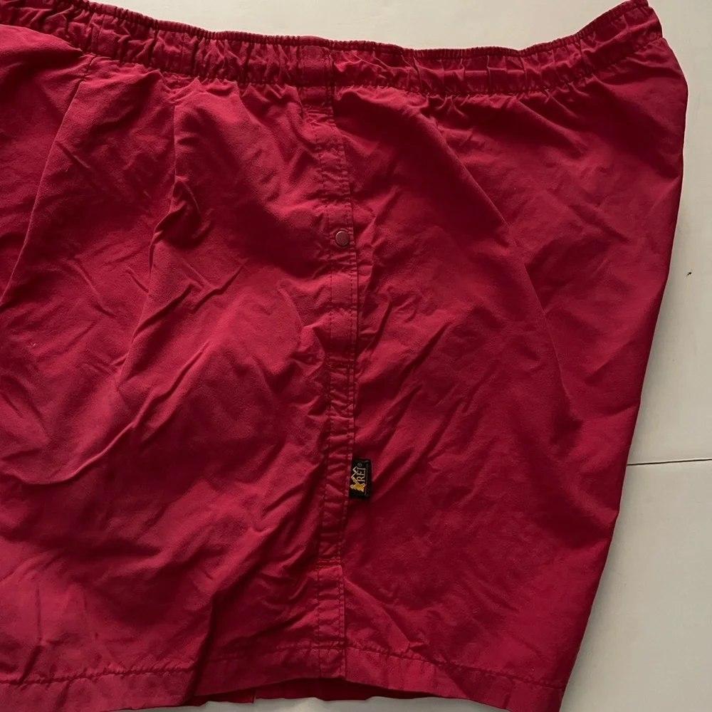 REI Vintage 1938 Men’s Red Shorts/ Swim Trunks Size L